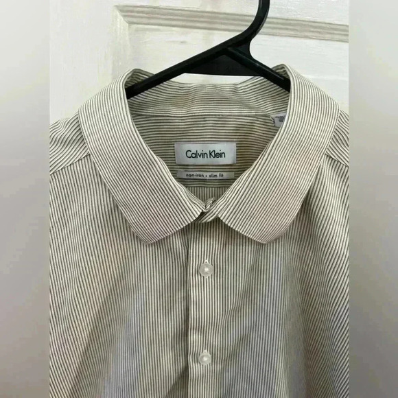 Calvin Klein Dress Shirt Button Down - Picture 2 of 4